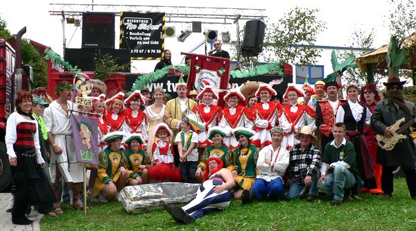 der BCV beim Tag der Sachsen in Marienberg - Gruppenfoto aller Beteiligten in Kostümen